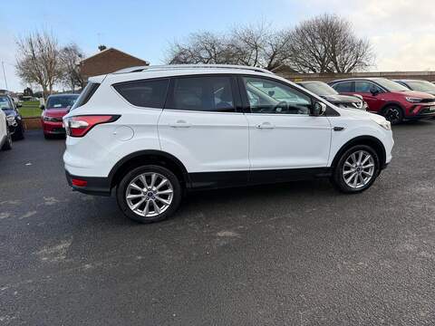 Ford Kuga TDCi EcoBlue Titanium Edition SUV 1.5 Manual Diesel - U79841