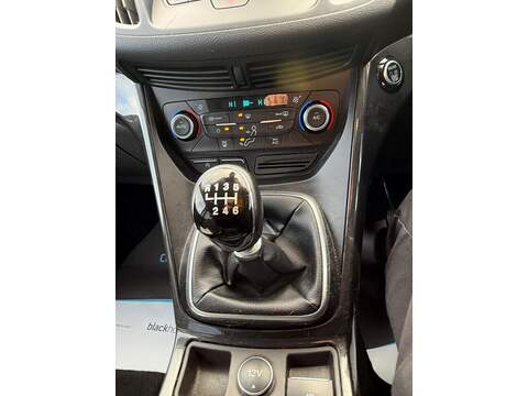 Ford Kuga TDCi EcoBlue Titanium Edition SUV 1.5 Manual Diesel - U79841