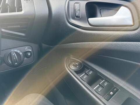 Ford Kuga TDCi EcoBlue Titanium Edition SUV 1.5 Manual Diesel - U79841