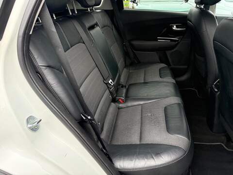 Kia Niro 1.6h GDi 2 SUV 5dr Petrol Hybrid DCT Euro 6 (s/s) (139 bhp) - U79850