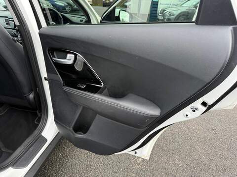 Kia Niro 1.6h GDi 2 SUV 5dr Petrol Hybrid DCT Euro 6 (s/s) (139 bhp) - U79850
