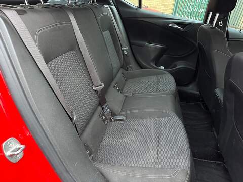 Vauxhall Astra 1.0i Turbo ecoTEC SRi Nav Euro 6 (s/s) 5dr - U79853