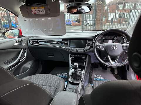 Vauxhall Astra 1.0i Turbo ecoTEC SRi Nav Euro 6 (s/s) 5dr - U79853