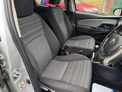 Toyota Yaris 1.33 Dual VVT-i Icon Euro 6 5dr - U79855