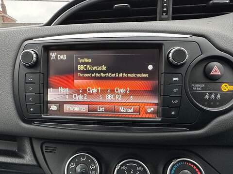 Toyota Yaris 1.33 Dual VVT-i Icon Euro 6 5dr - U79855