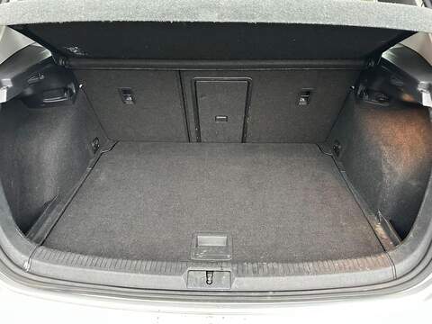 Volkswagen Golf 1.6 TDI BlueMotion Tech SE Euro 5 (s/s) 5dr - U79856