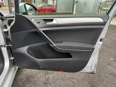 Volkswagen Golf 1.6 TDI BlueMotion Tech SE Euro 5 (s/s) 5dr - U79856