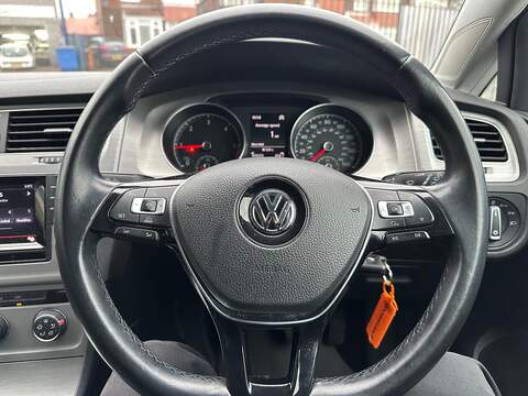 Volkswagen Golf 1.6 TDI BlueMotion Tech SE Euro 5 (s/s) 5dr - U79856