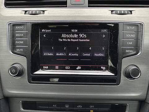 Volkswagen Golf 1.6 TDI BlueMotion Tech SE Euro 5 (s/s) 5dr - U79856