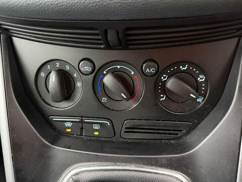 Ford C-Max 1.6 TDCi Zetec MPV 5dr Diesel Manual Euro 5 (115 ps) - U79864