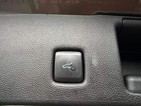 Ford Kuga 2.5 Duratec 14.4kWh ST-Line X Edition CVT Euro 6 (s/s) 5dr - U79868