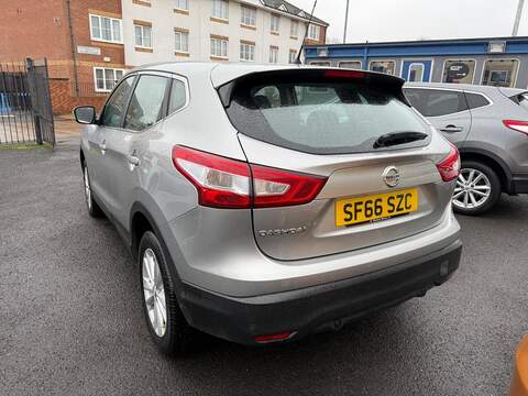 Nissan Qashqai 1.5 dCi Acenta 2WD Euro 6 (s/s) 5dr - U79880