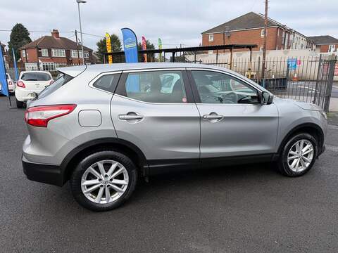 Nissan Qashqai 1.5 dCi Acenta 2WD Euro 6 (s/s) 5dr - U79880
