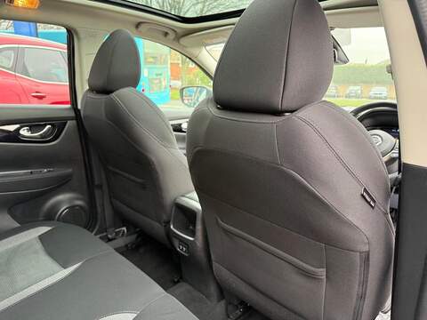 Nissan Qashqai DIG-T N-Connecta SUV 1.3 Manual Petrol - U79884