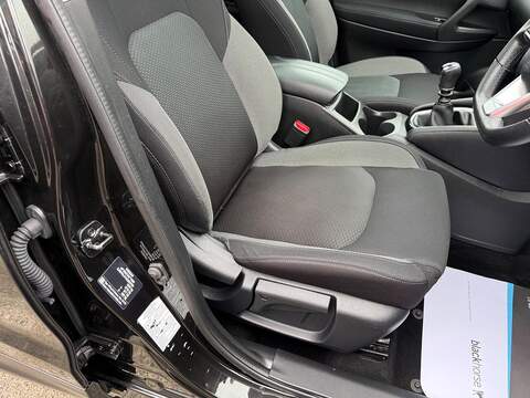 Nissan Qashqai DIG-T N-Connecta SUV 1.3 Manual Petrol - U79884