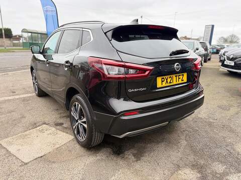 Nissan Qashqai DIG-T N-Connecta SUV 1.3 Manual Petrol - U79884