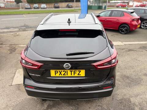 Nissan Qashqai DIG-T N-Connecta SUV 1.3 Manual Petrol - U79884