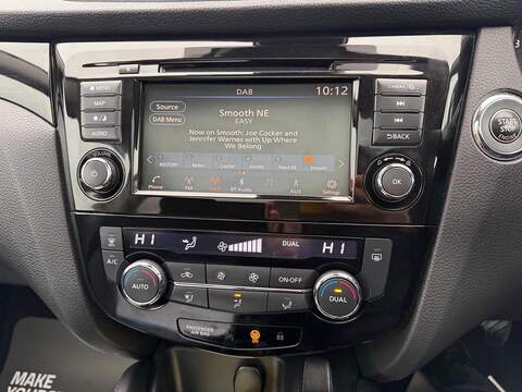 Nissan Qashqai DIG-T N-Connecta SUV 1.3 Manual Petrol - U79884