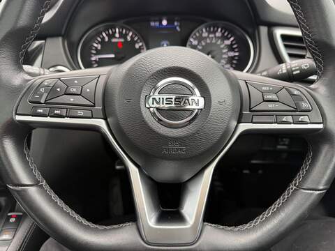 Nissan Qashqai DIG-T N-Connecta SUV 1.3 Manual Petrol - U79884