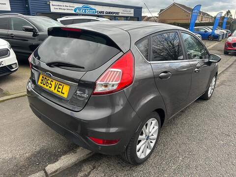 Ford Fiesta 1.5 TDCi Titanium Hatchback 5dr Diesel Manual Euro Hatchback 1.5 Manual Diesel - U79885