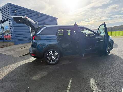 Peugeot 5008 1.2 PureTech Allure Premium + EAT Euro 6 (s/s) 5dr - U79886