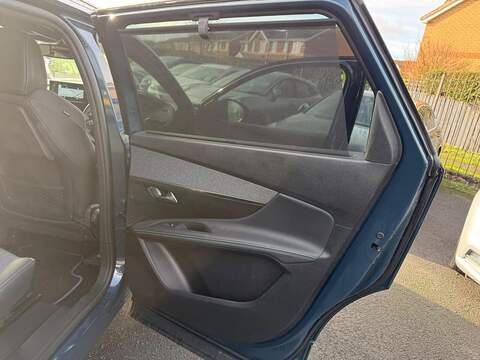 Peugeot 5008 1.2 PureTech Allure Premium + EAT Euro 6 (s/s) 5dr - U79886