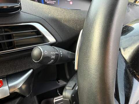 Peugeot 5008 1.2 PureTech Allure Premium + EAT Euro 6 (s/s) 5dr - U79886