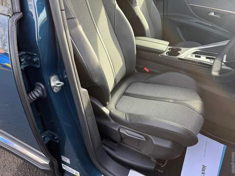 Peugeot 5008 1.2 PureTech Allure Premium + EAT Euro 6 (s/s) 5dr - U79886