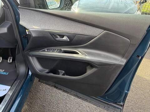 Peugeot 5008 1.2 PureTech Allure Premium + EAT Euro 6 (s/s) 5dr - U79886