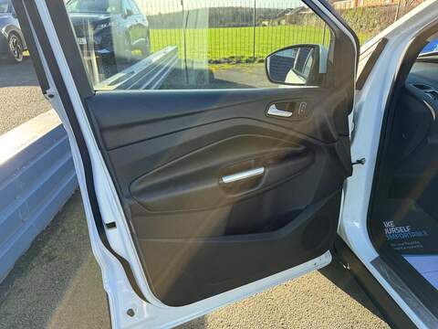 Ford Kuga 1.5 TDCi Titanium X SUV 5dr Diesel Manual 2WD Euro 6 (s/s) (120 ps) - U79893