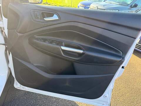 Ford Kuga 1.5 TDCi Titanium X SUV 5dr Diesel Manual 2WD Euro 6 (s/s) (120 ps) - U79893