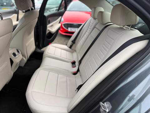Mercedes-Benz E Class 2.0 E220d SE Saloon 4dr Diesel G-Tronic+ Euro 6 (s/s) (194 ps) - U79897