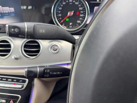 Mercedes-Benz E Class 2.0 E220d SE Saloon 4dr Diesel G-Tronic+ Euro 6 (s/s) (194 ps) - U79897