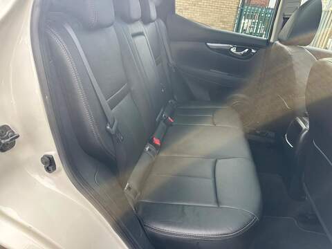 Nissan Qashqai 1.2 DIG-T Tekna XTRON 2WD Euro 6 (s/s) 5dr - U79899