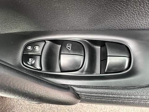 Nissan Qashqai 1.2 DIG-T Tekna XTRON 2WD Euro 6 (s/s) 5dr - U79899