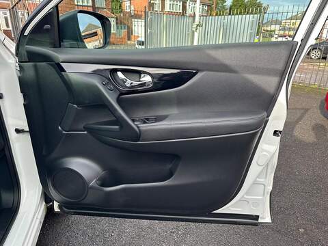 Nissan Qashqai 1.2 DIG-T Tekna XTRON 2WD Euro 6 (s/s) 5dr - U79899