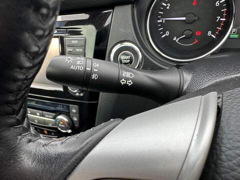 Nissan Qashqai 1.2 DIG-T Tekna XTRON 2WD Euro 6 (s/s) 5dr - U79899