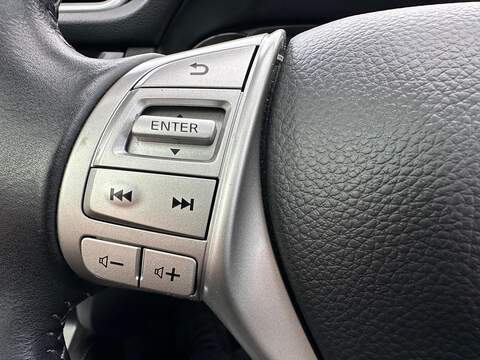 Nissan Qashqai 1.2 DIG-T Tekna XTRON 2WD Euro 6 (s/s) 5dr - U79899