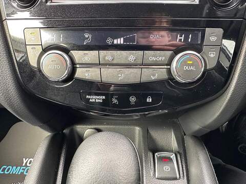 Nissan Qashqai 1.2 DIG-T Tekna XTRON 2WD Euro 6 (s/s) 5dr - U79899