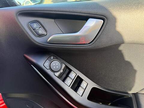 Ford Fiesta Fiesta Titanium Vignale Hatchback 0 Automatic Petrol Hybrid - U79908