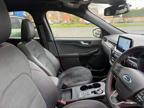 Ford Kuga 2.5 EcoBoost Duratec 14.4kWh ST-Line X CVT Euro 6 (s/s) 5dr - U79909