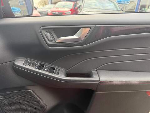 Ford Kuga 2.5 EcoBoost Duratec 14.4kWh ST-Line X CVT Euro 6 (s/s) 5dr - U79909