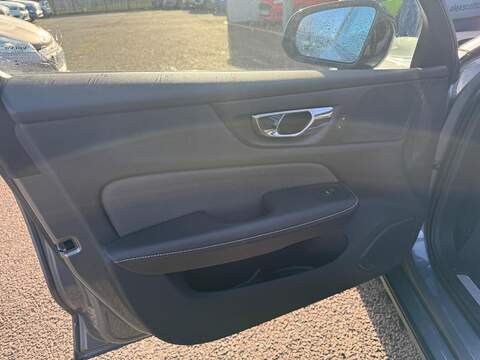 Volvo V60 2.0 D4 R-Design Estate 5dr Diesel Manual Euro 6 (s/s) (190 ps) - U79915