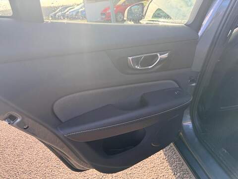 Volvo V60 2.0 D4 R-Design Estate 5dr Diesel Manual Euro 6 (s/s) (190 ps) - U79915