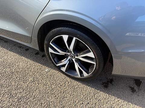 Volvo V60 2.0 D4 R-Design Estate 5dr Diesel Manual Euro 6 (s/s) (190 ps) - U79915