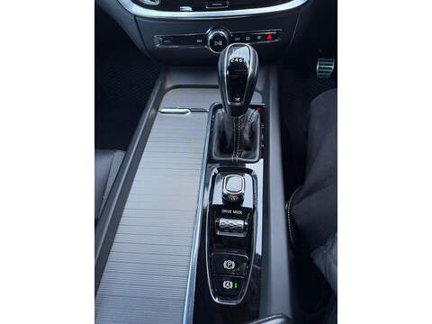 Volvo V60 2.0 D4 R-Design Estate 5dr Diesel Manual Euro 6 (s/s) (190 ps) - U79915