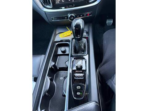 Volvo V60 2.0 D4 R-Design Estate 5dr Diesel Manual Euro 6 (s/s) (190 ps) - U79915