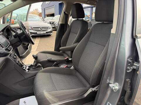 Vauxhall Mokka X 1.4i Turbo ecoTEC Design Nav SUV 5dr Petrol Manual Euro 6 (s/s) (140 ps) - U79917
