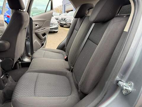 Vauxhall Mokka X 1.4i Turbo ecoTEC Design Nav SUV 5dr Petrol Manual Euro 6 (s/s) (140 ps) - U79917