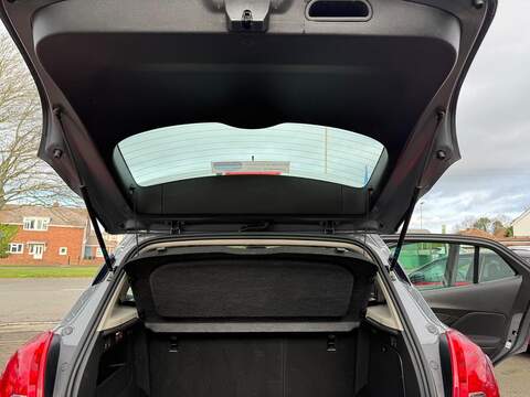 Vauxhall Mokka X 1.4i Turbo ecoTEC Design Nav SUV 5dr Petrol Manual Euro 6 (s/s) (140 ps) - U79917